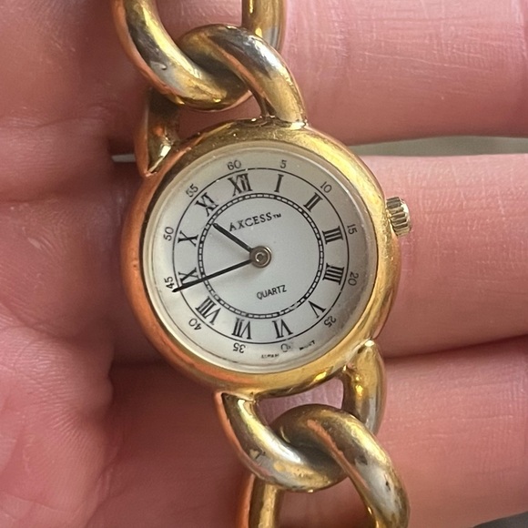 Gold Chain Link Watch - Picture 3 of 4